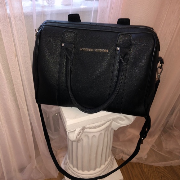 Adrienne Vittadini Black Vegan Leather 100% Authentic Crossbody Purse - Picture 4 of 7